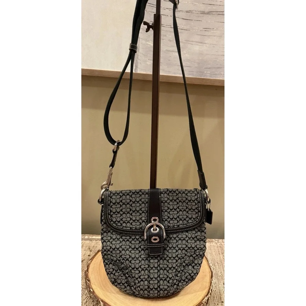 Vintage Y2K Coach‎ Soho Demi Crossbody Black Buckle Bag Signature Logo Jacquard